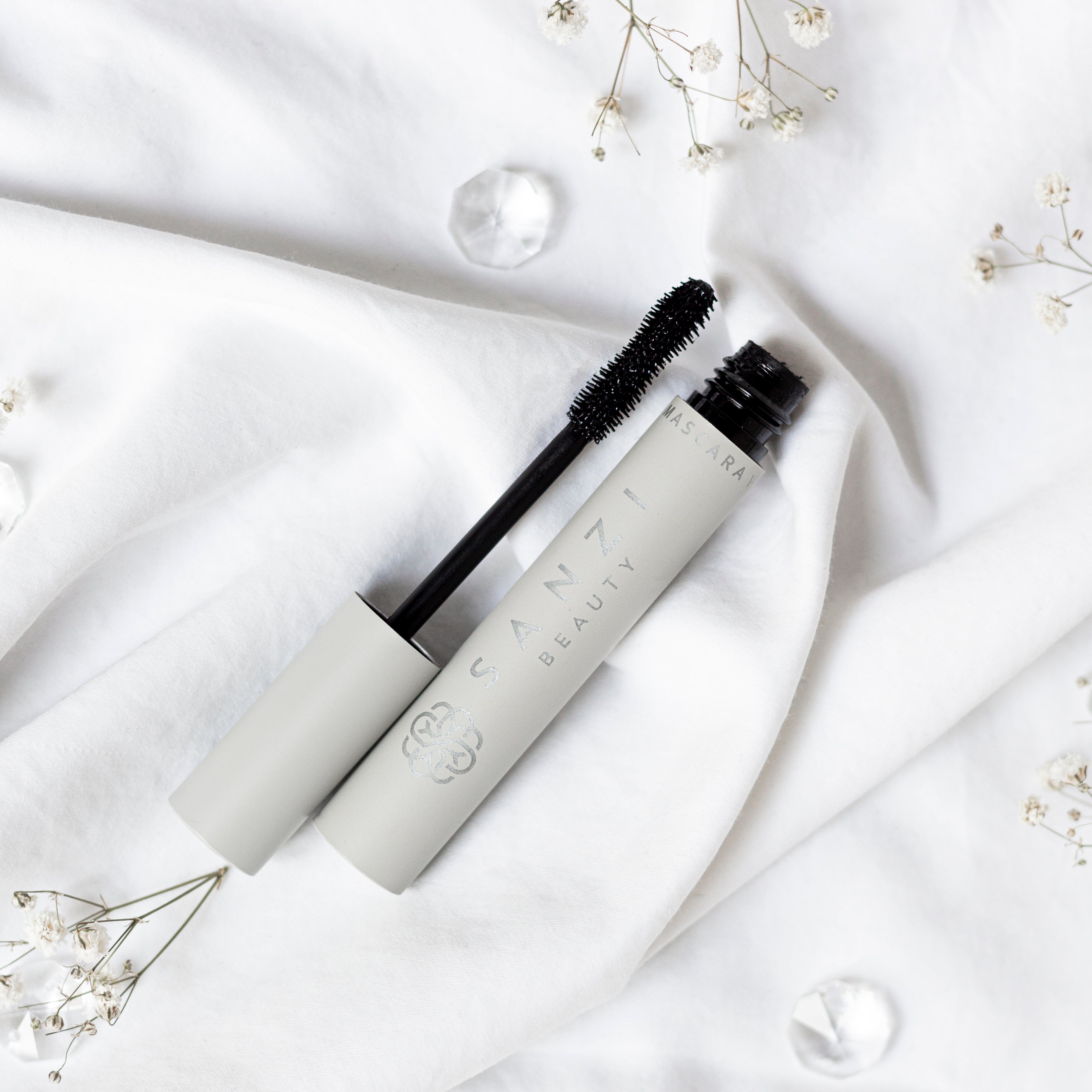 Smukke bukkede vipper hele dagen med Mascara Volume & Curl