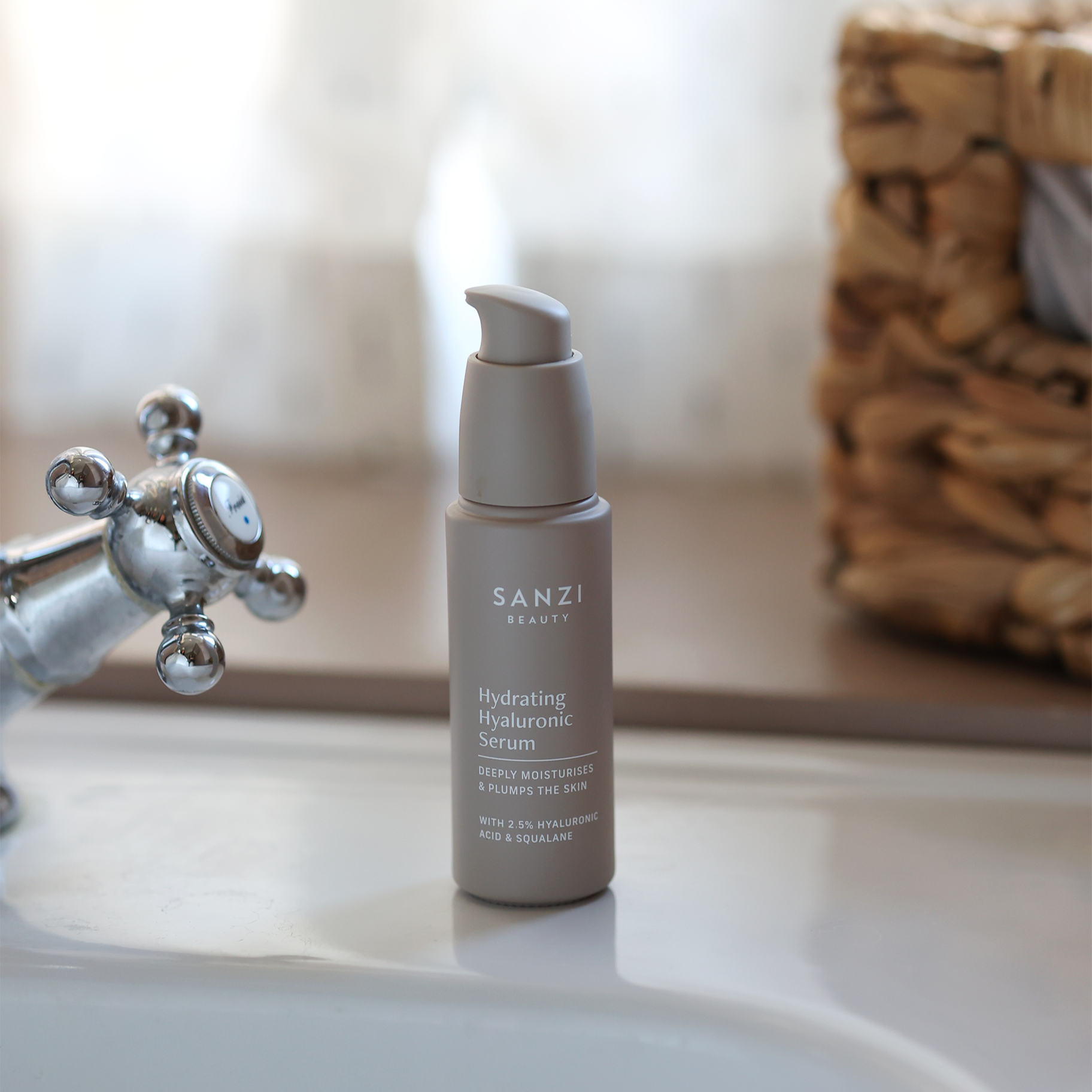 SAMPLE: HYDRATING HYALURONIC SERUM