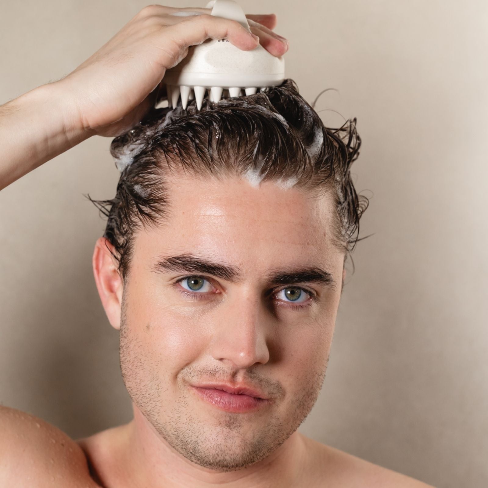 SCALP MASSAGE BRUSH