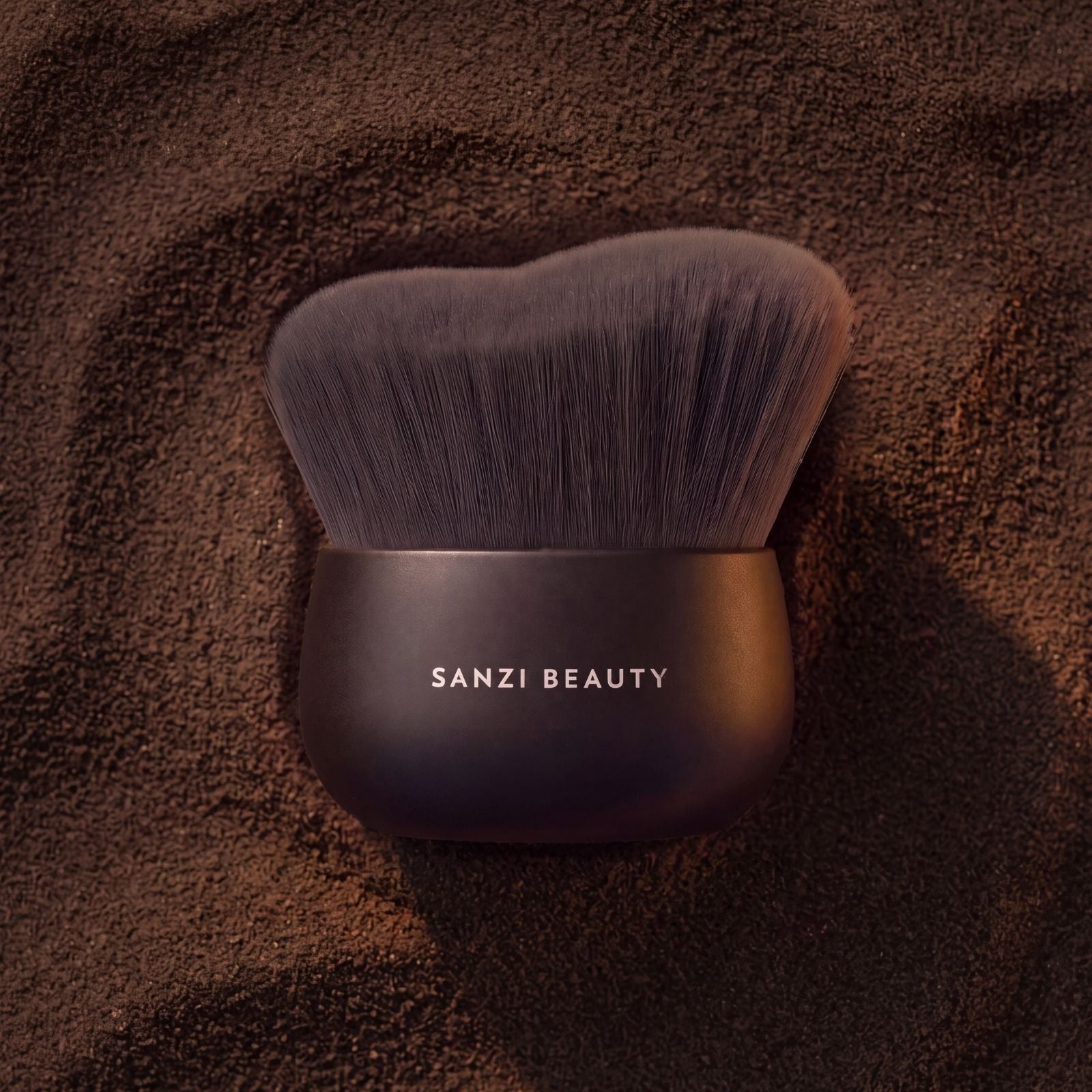 SELF-TANNING BRUSH