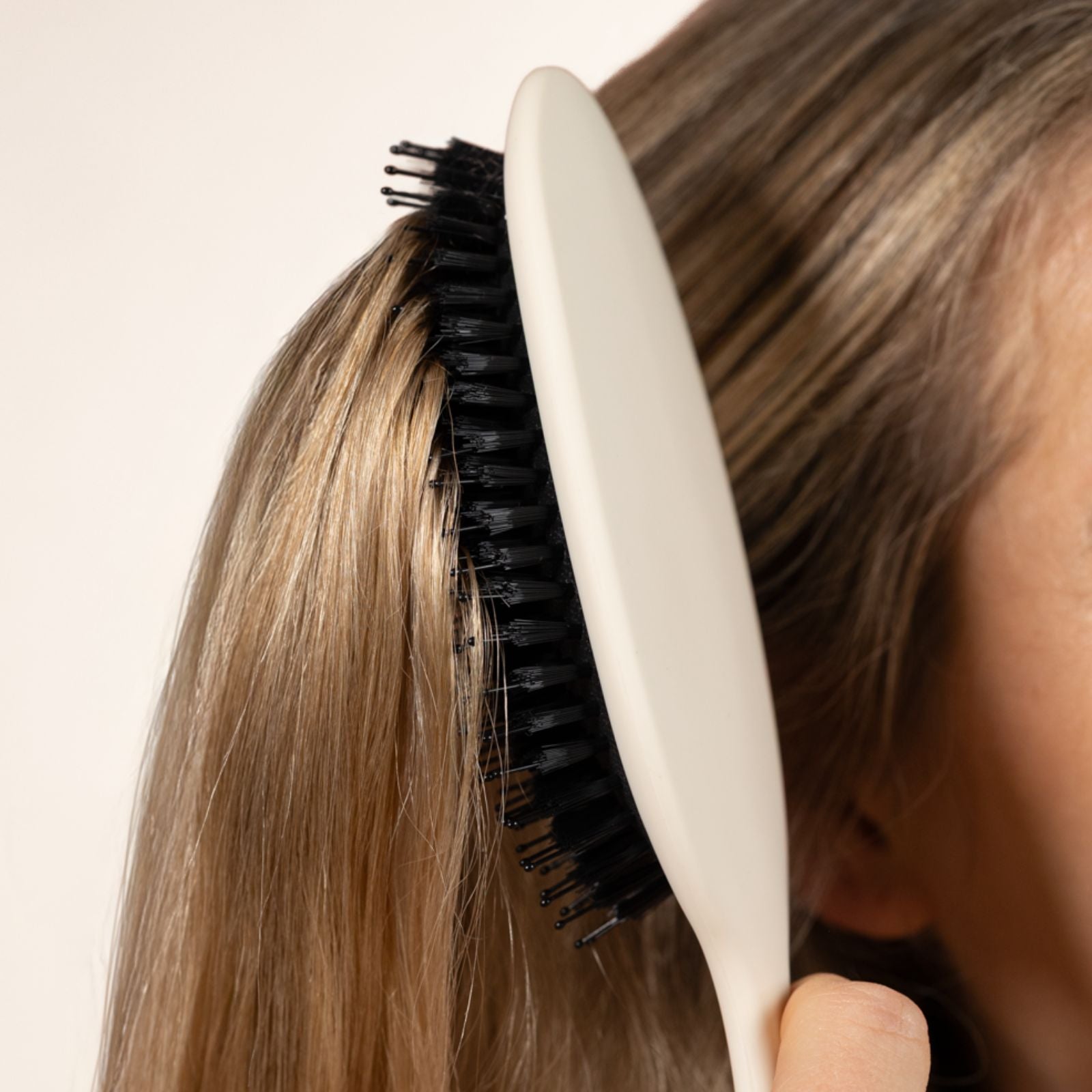 HAIR BRUSH