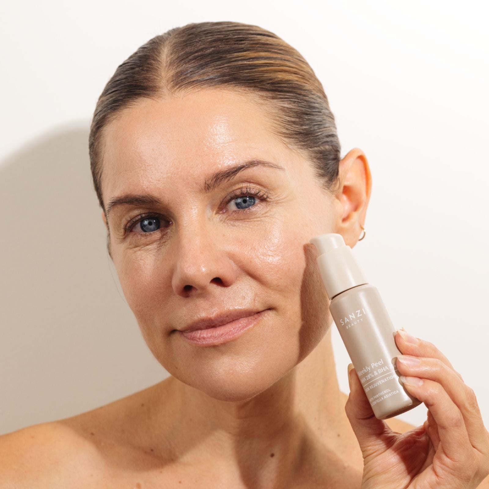 WEEKLY PEEL WITH 28% AHA & 2% BHA