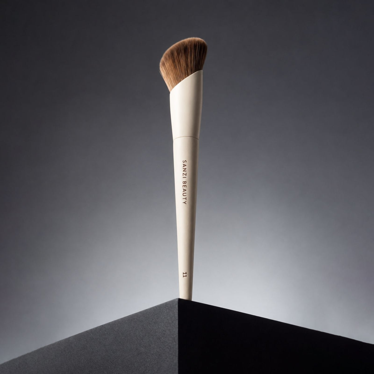 ANGLED COMPLEXION BRUSH 11