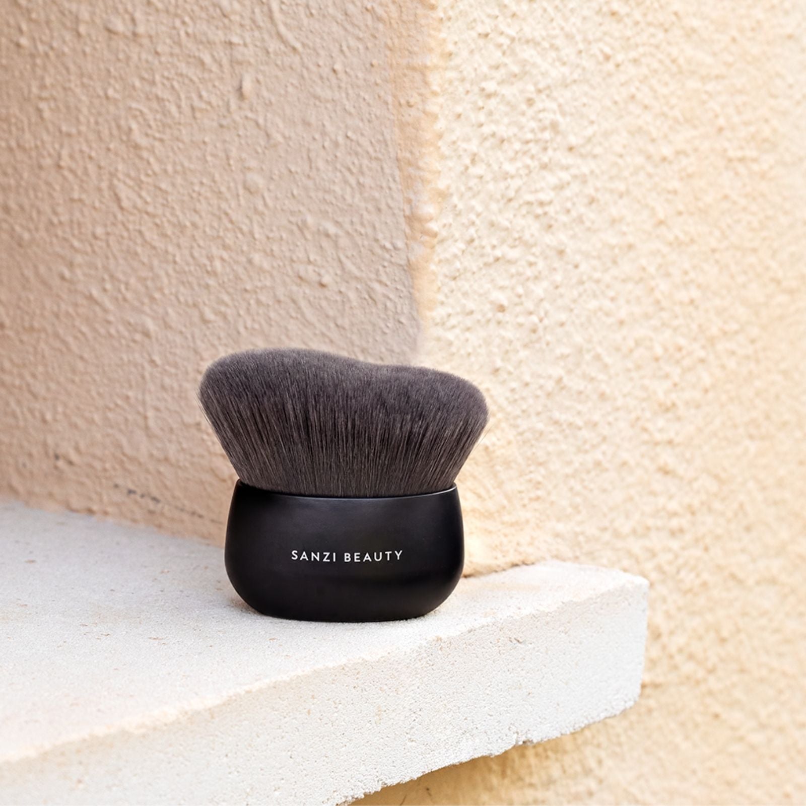 SELF-TANNING BRUSH