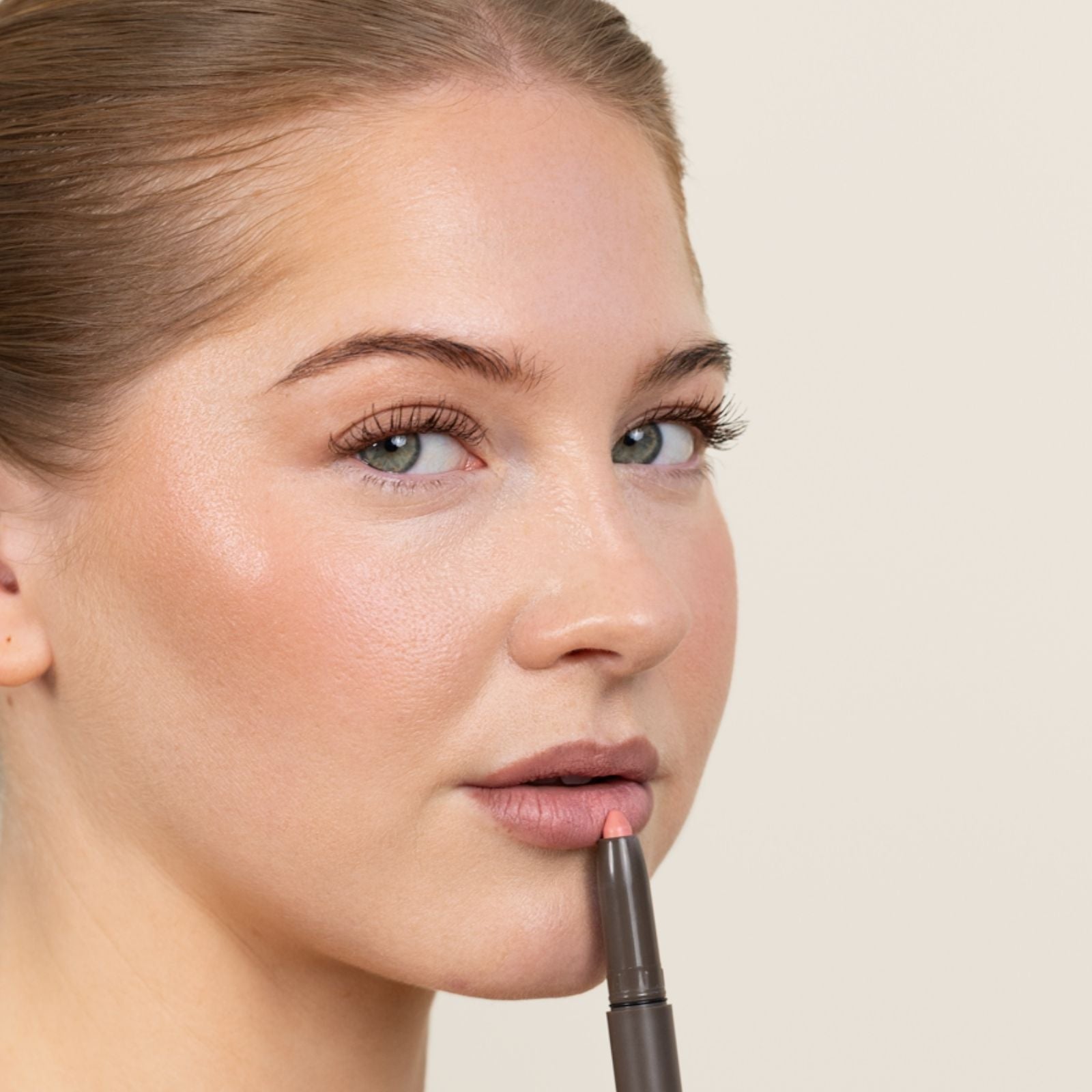 CREAMY LIP CRAYON