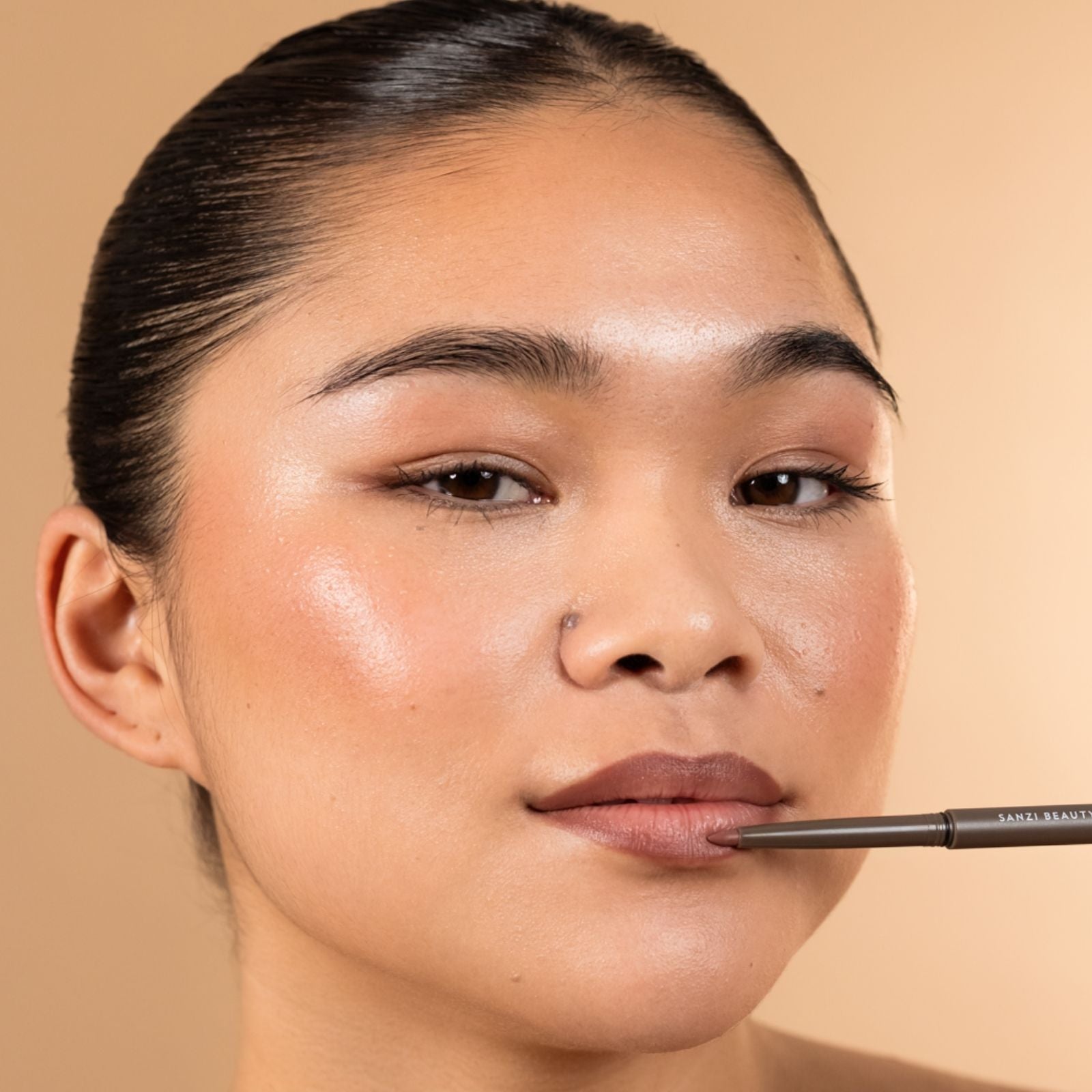 LIP LINER