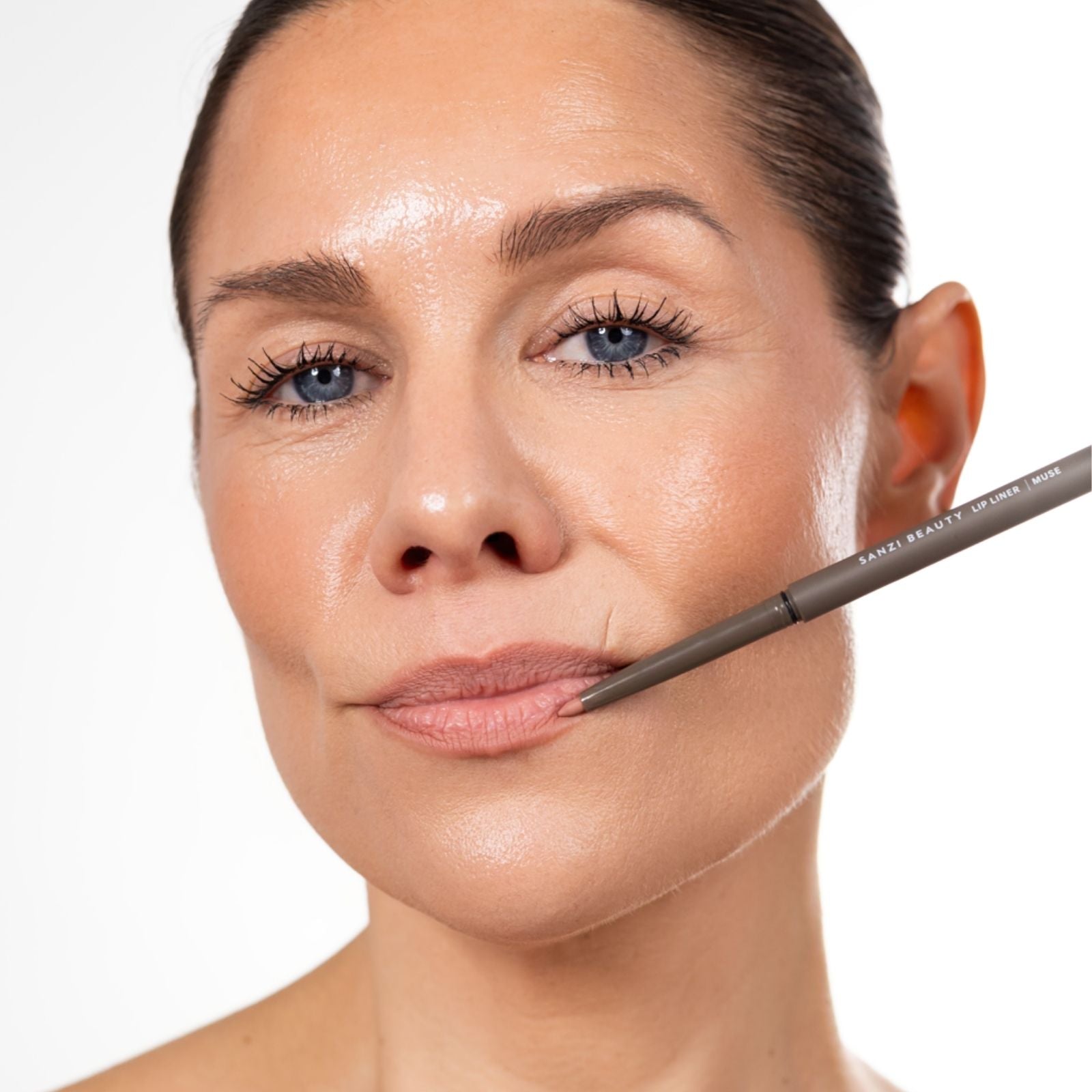 LIP LINER