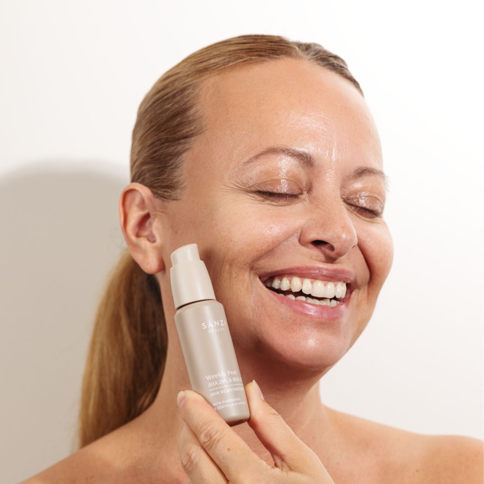 WEEKLY PEEL WITH 28% AHA & 2% BHA